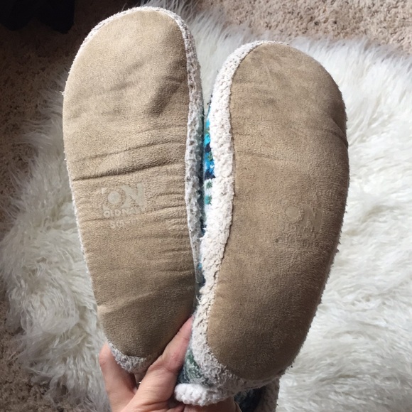 Sweater Boot Houseshoes - Picture 4 of 8